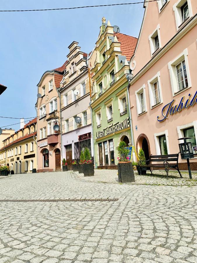 Apartament W Samym Sercu Miasta Z Darmowym Parkingiem Pod Zlotym Lwem -Hotel VI Kłodzko Buitenkant foto