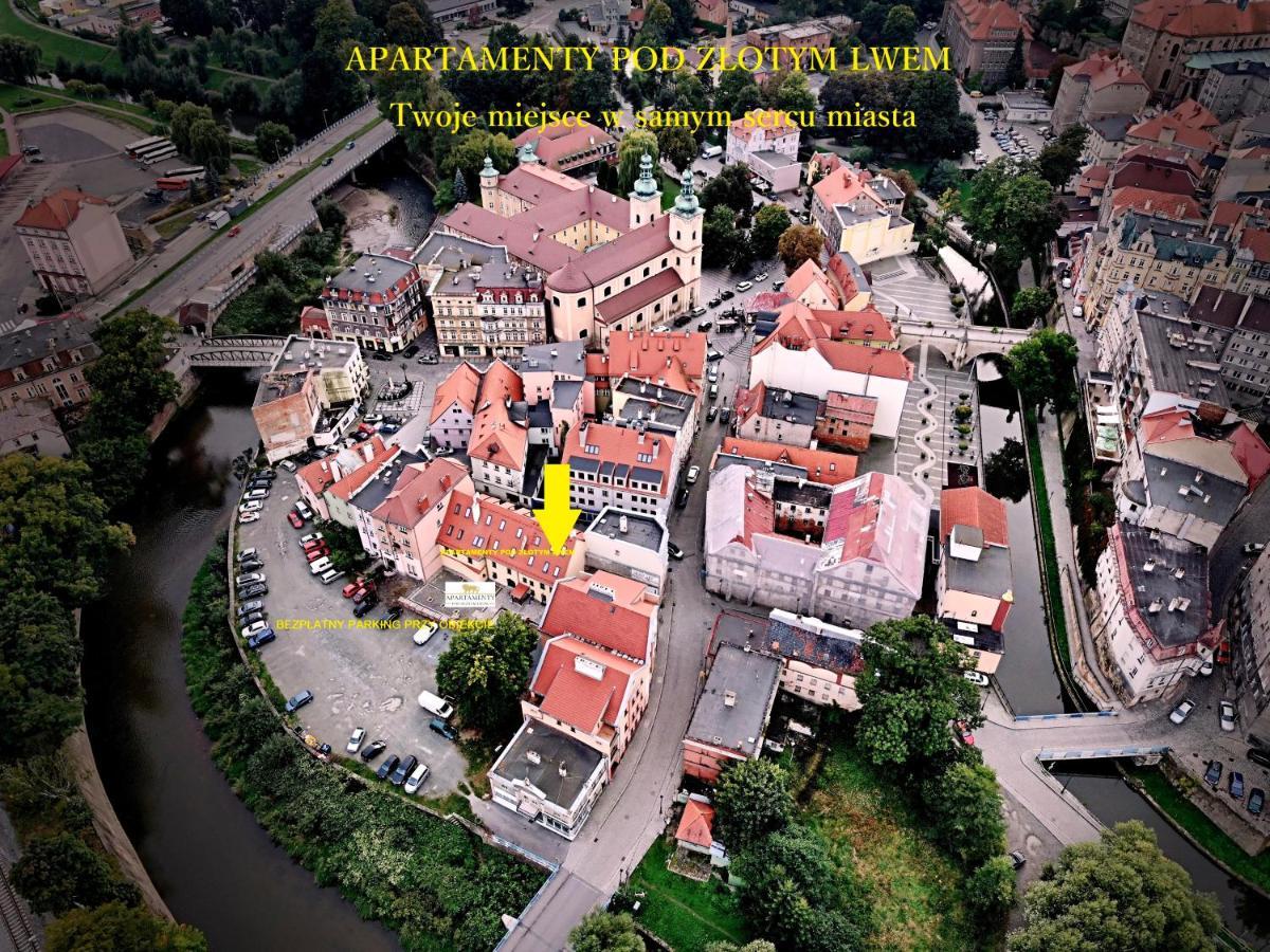 Apartament W Samym Sercu Miasta Z Darmowym Parkingiem Pod Zlotym Lwem -Hotel VI Kłodzko Buitenkant foto